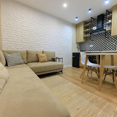 One-Bedroom Rooftop Skyline Central Hidden Gem In Tirana Exterior foto