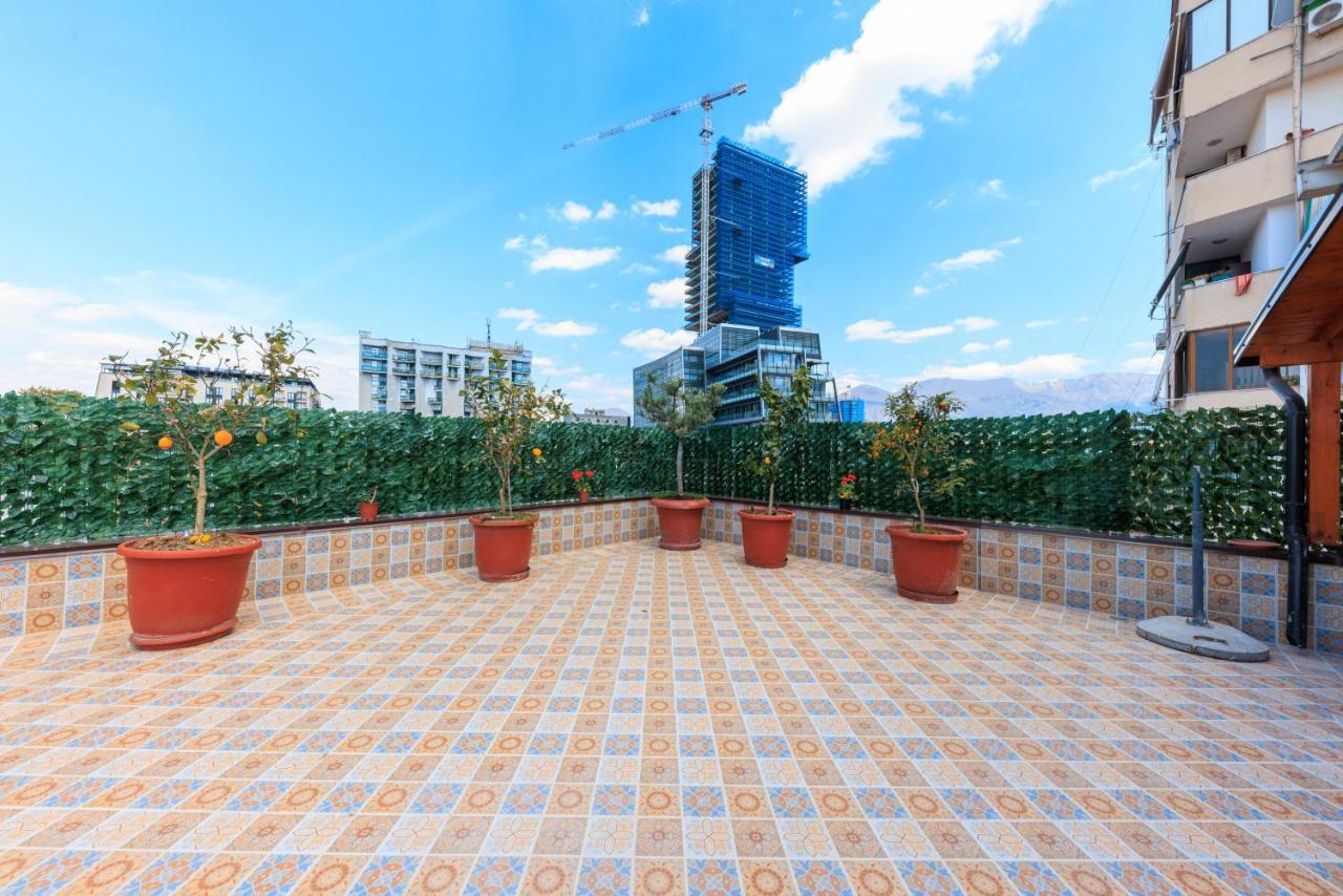 One-Bedroom Rooftop Skyline Central Hidden Gem In Tirana Exterior foto